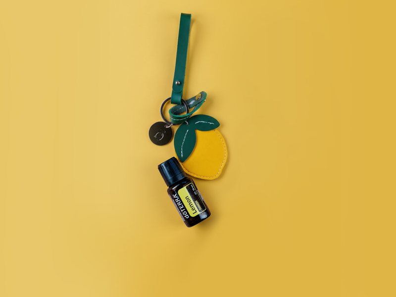 Брелок-лимон с флаконом dōTERRA