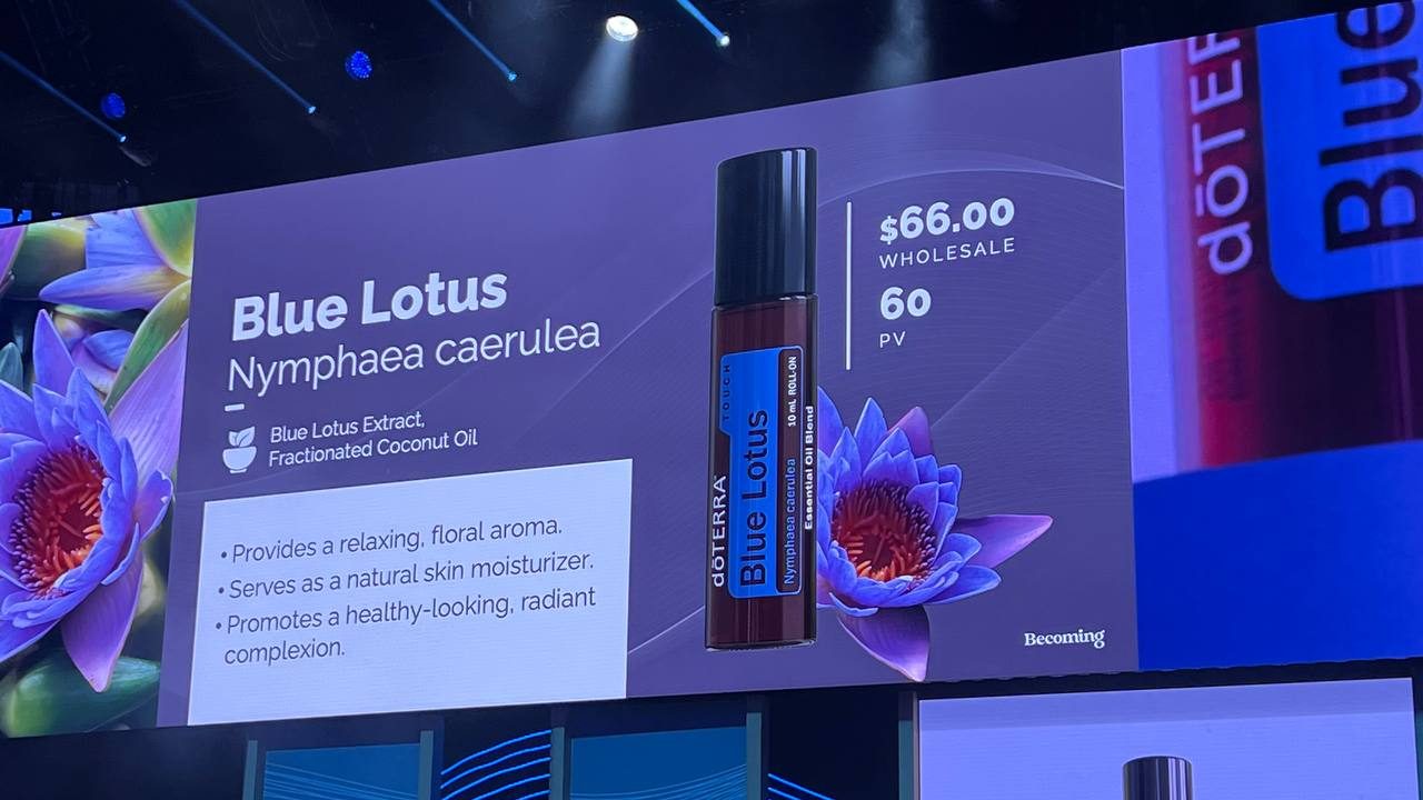 Слайд о новинке Голубой лотос на Глобальной конвенции dōTERRA 2023